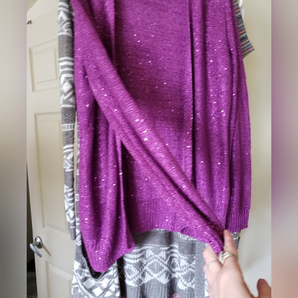 NWOT Elegant sparkled fuchsia cardigan - Picture 4 of 14